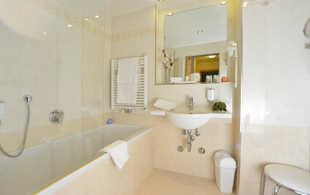 Hotel Diana Seefeld in Tirol Room photo